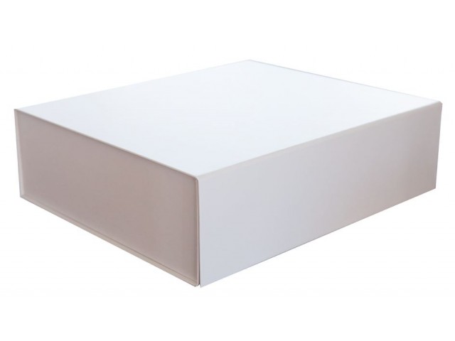 WHITE Gift Box with Magnetic Close (Square) Medium  (15/CTN)